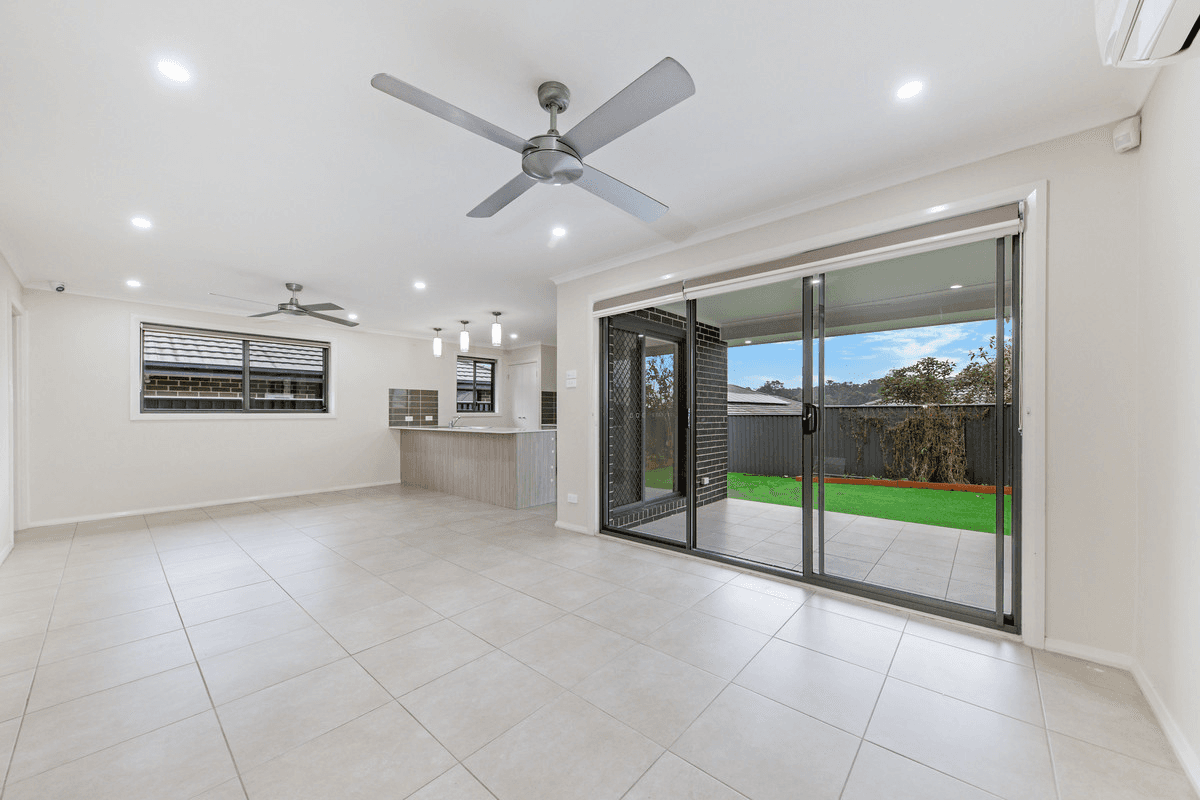 5 Flagship Ridge, Jordan Springs, NSW 2747