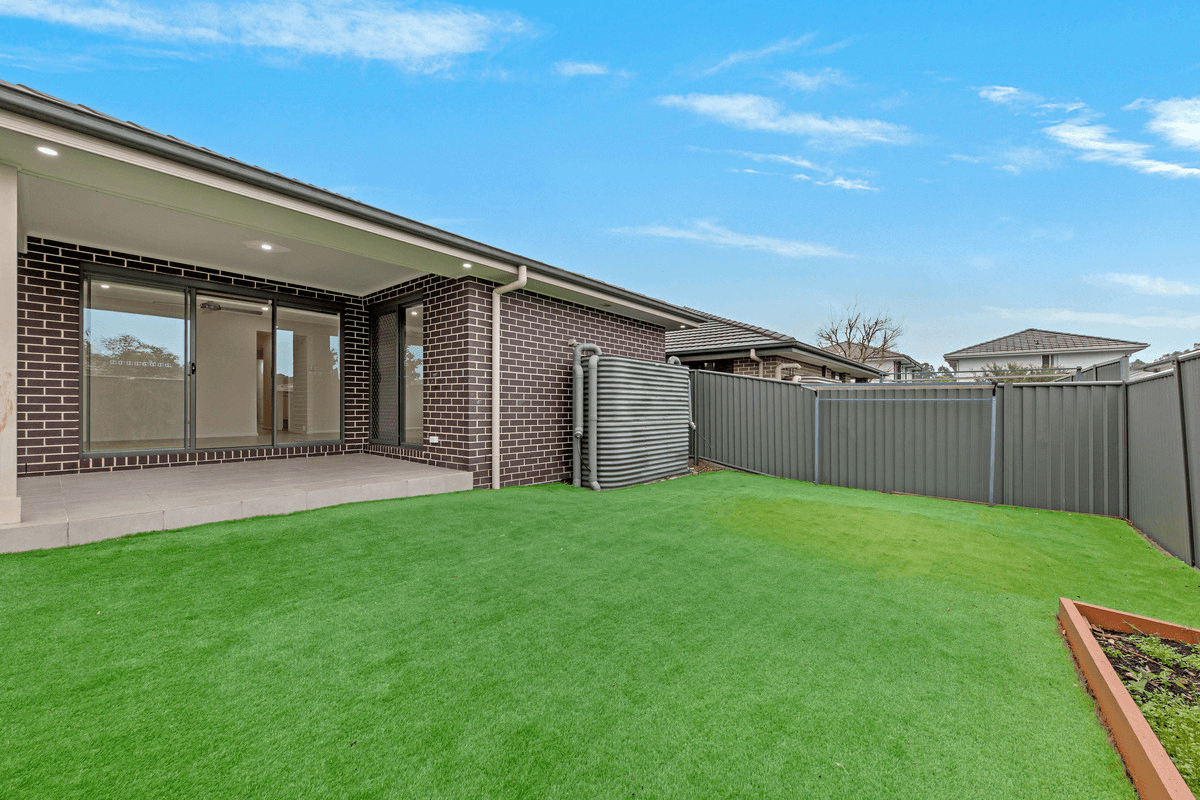 5 Flagship Ridge, Jordan Springs, NSW 2747