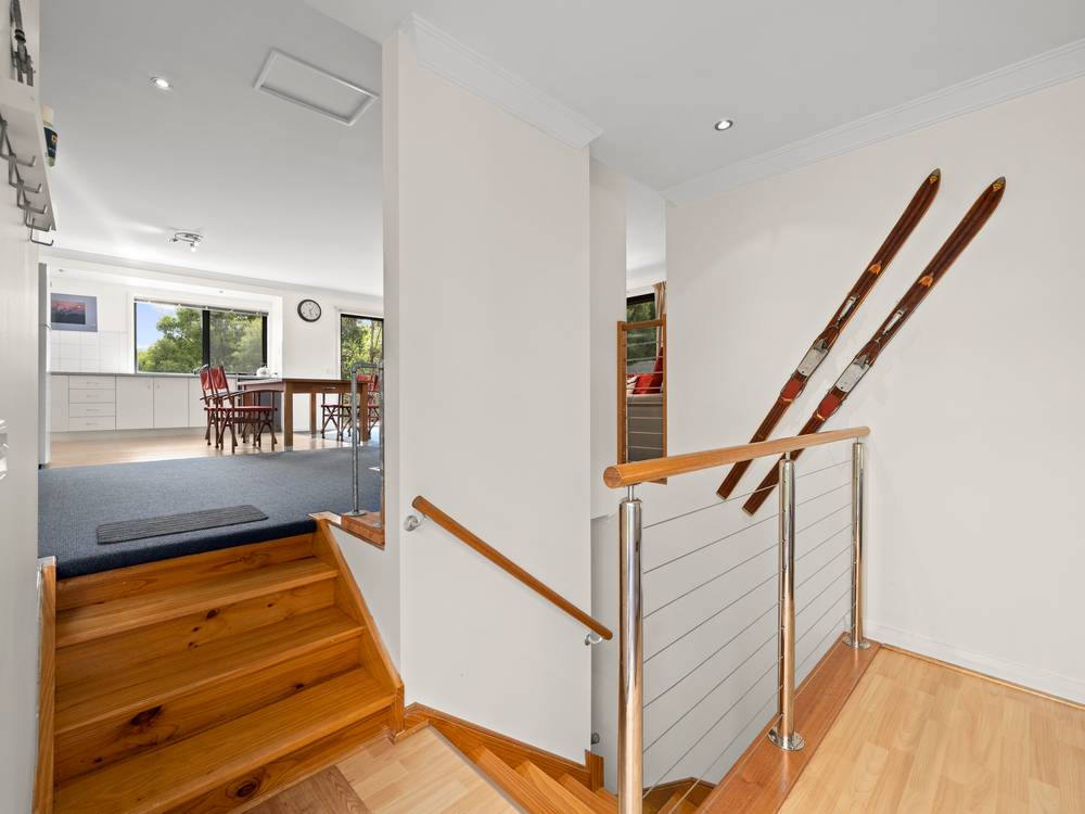 13 Meadow View Court, MERRIJIG, VIC 3723