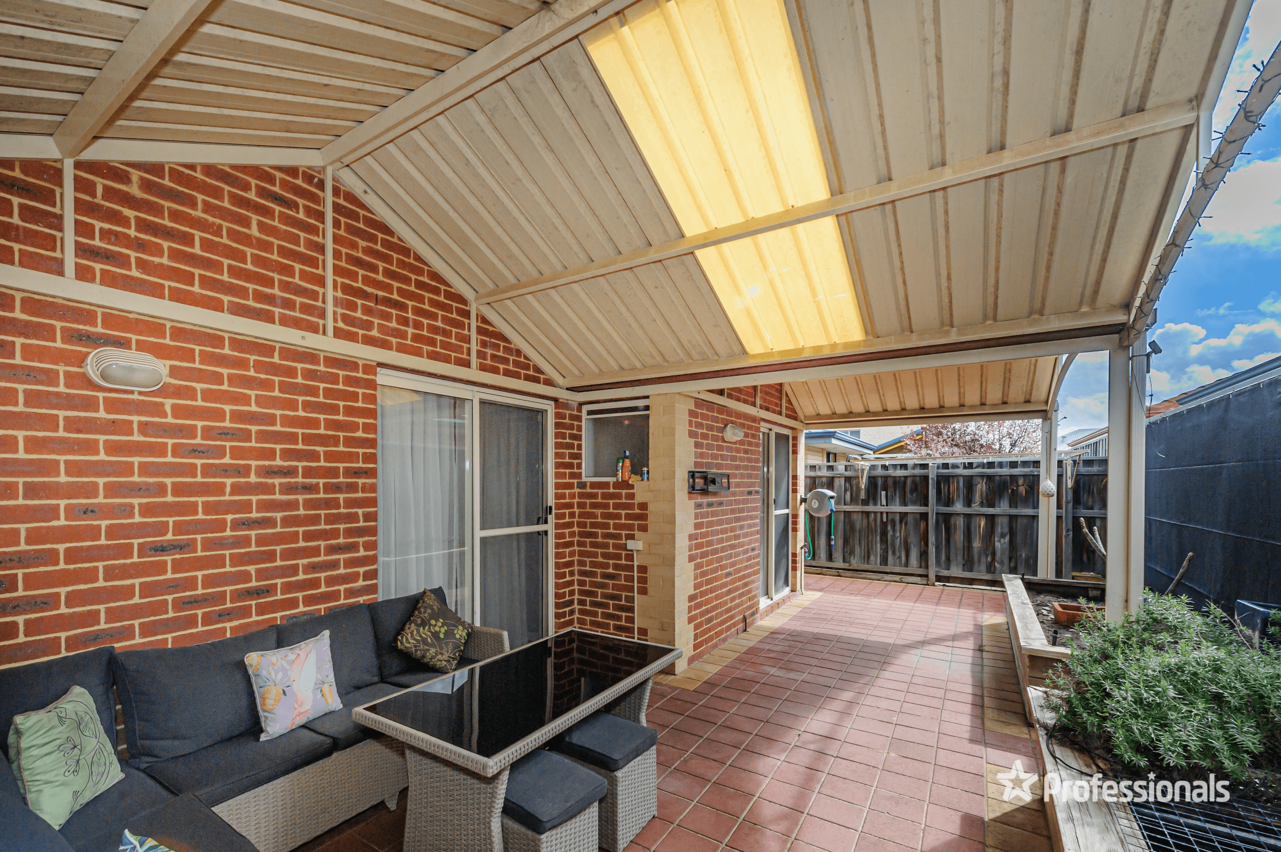 11/1 Brumby Avenue, HENLEY BROOK, WA 6055