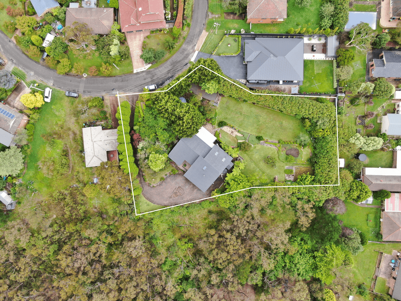 16-18 Maple Grove, WENTWORTH FALLS, NSW 2782