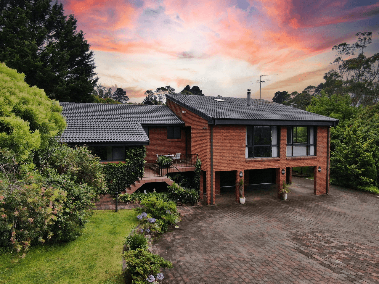 16-18 Maple Grove, WENTWORTH FALLS, NSW 2782