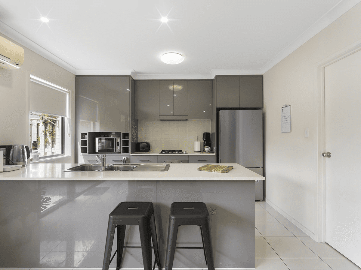 3/2 Bourton Road, MERRIMAC, QLD 4226