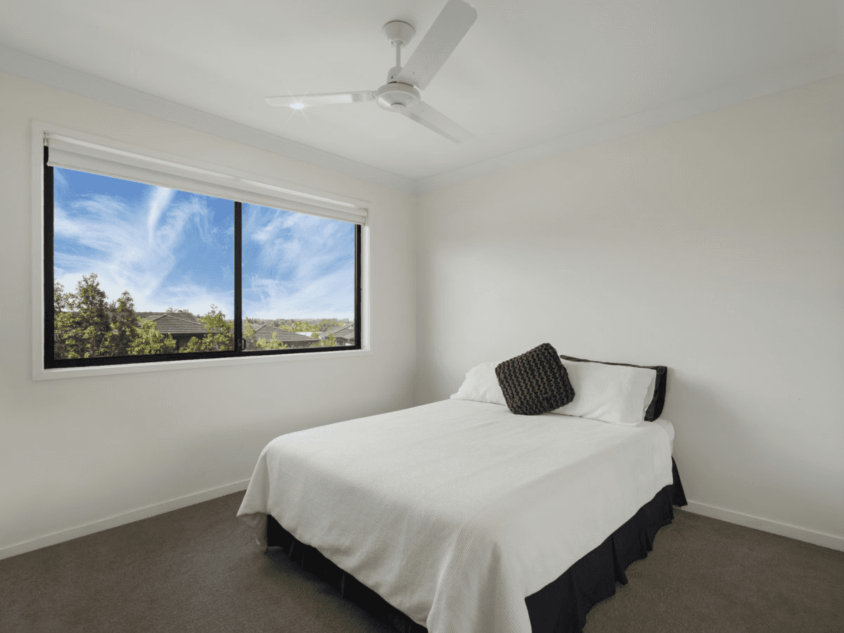 3/2 Bourton Road, MERRIMAC, QLD 4226