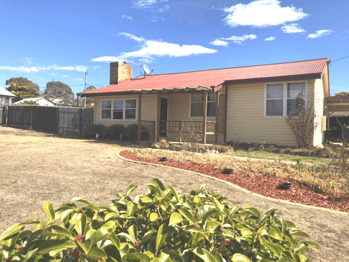14 Boogen Place, Cooma, NSW 2630