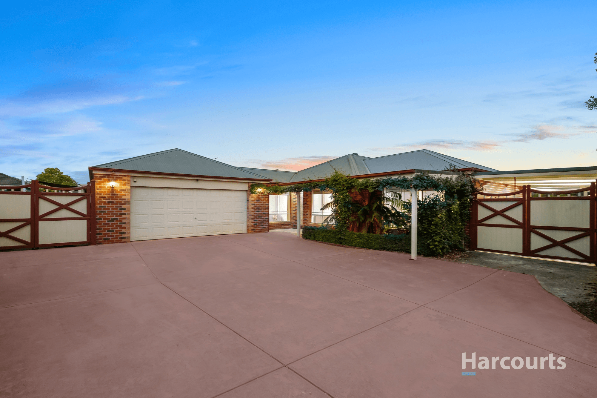 15 Hammersley Place, Caroline Springs, VIC 3023