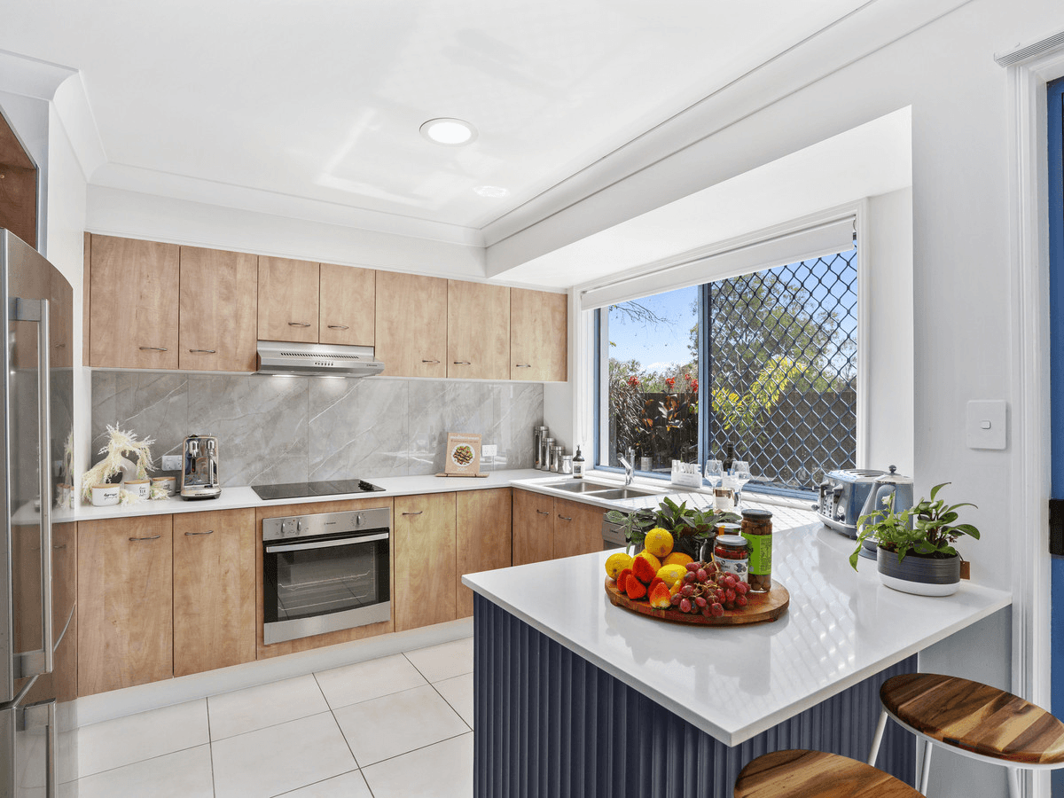 52/2 Studio Drive, PACIFIC PINES, QLD 4211