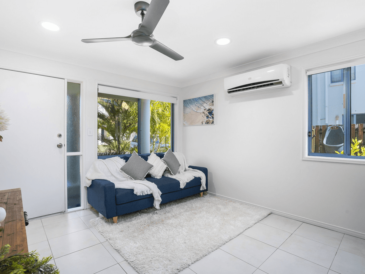 52/2 Studio Drive, PACIFIC PINES, QLD 4211