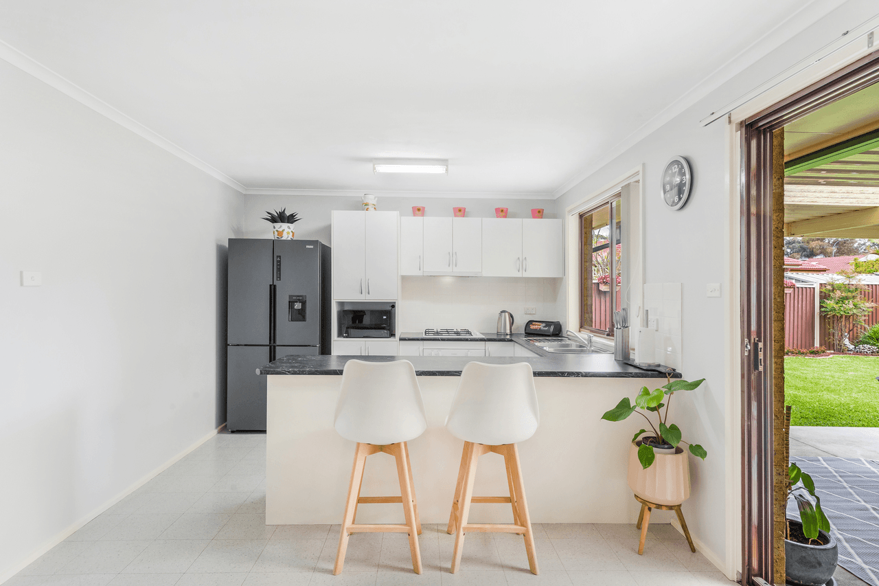 3/8 Thesiger Road, BONNYRIGG, NSW 2177