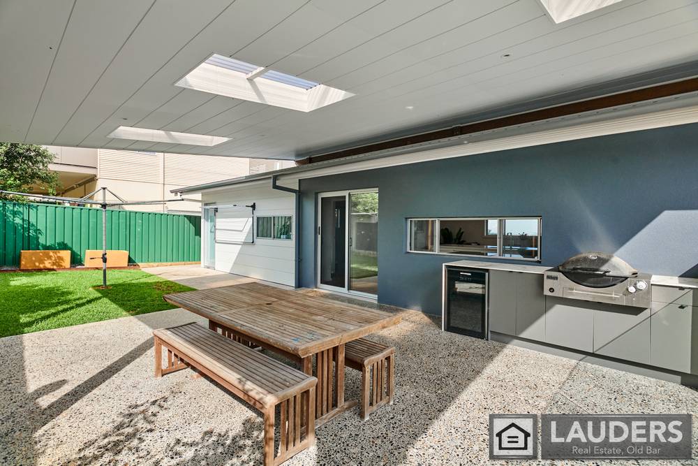 17 Smith Street, Old Bar, NSW 2430