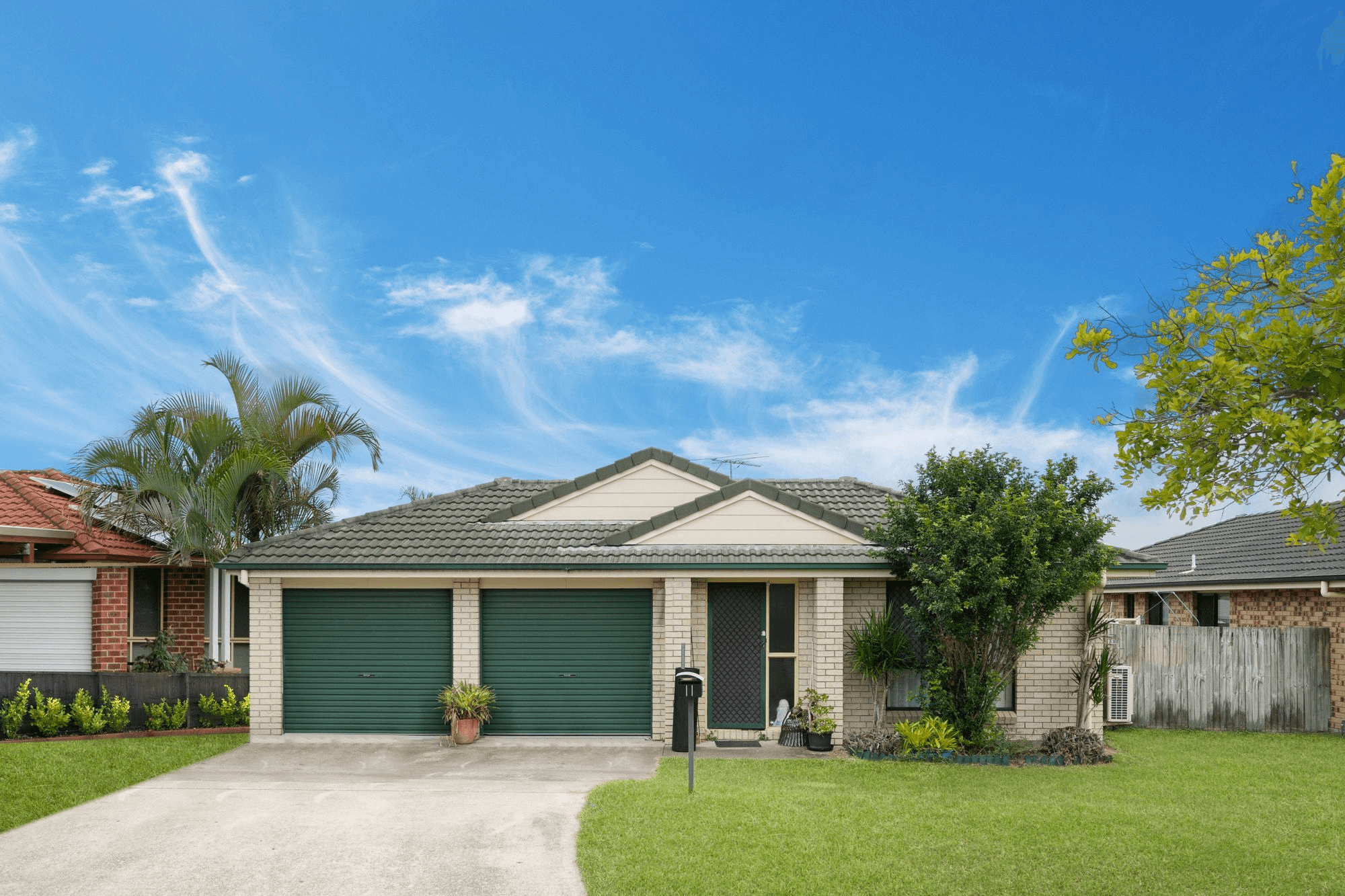 11 Justin Place, CRESTMEAD, QLD 4132