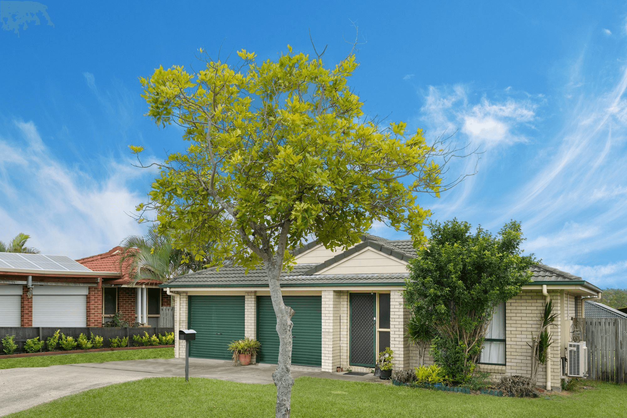 11 Justin Place, CRESTMEAD, QLD 4132