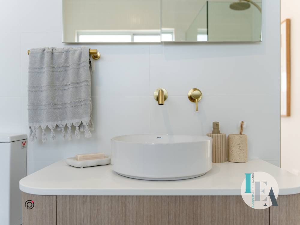 12 Headland Parade, BARRACK POINT, NSW 2528