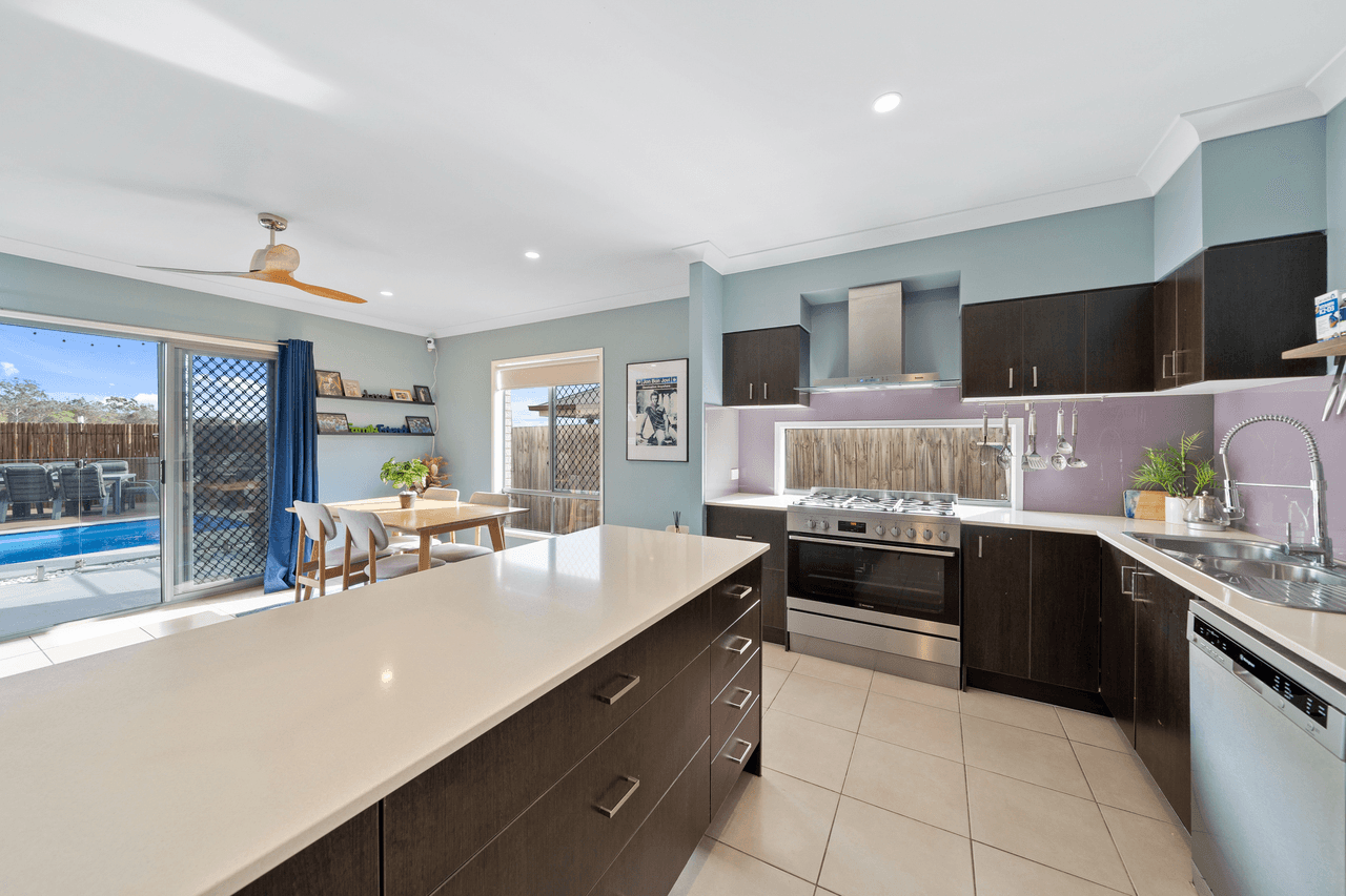 20 Willandra Crescent, WATERFORD, QLD 4133