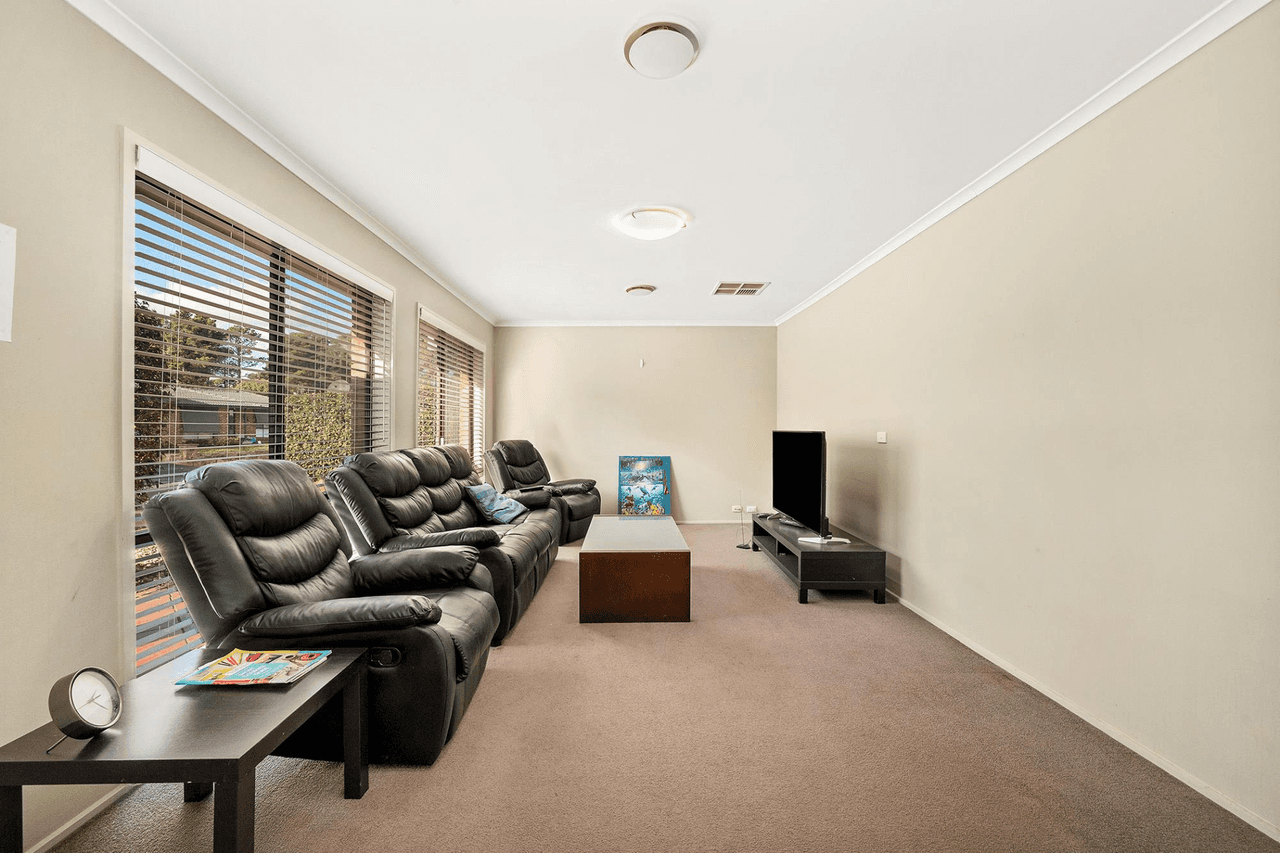 9 Belfield Crescent, FLOREY, ACT 2615