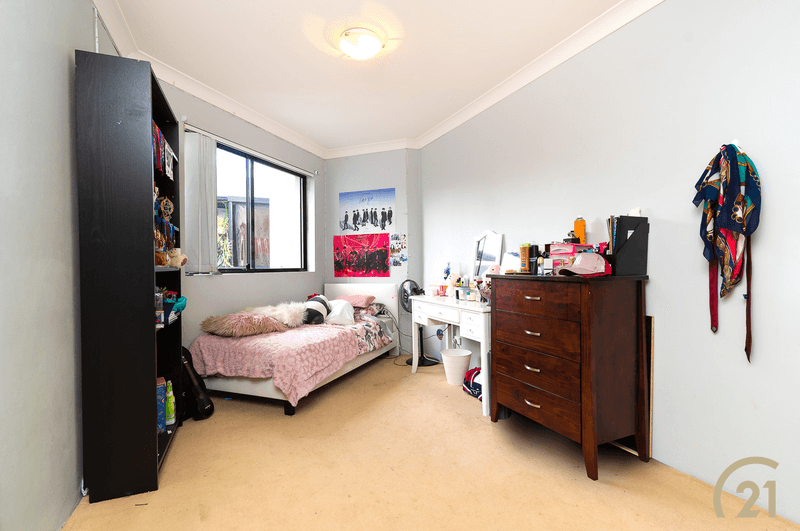 10/2 The Crescent, Fairfield, NSW 2165