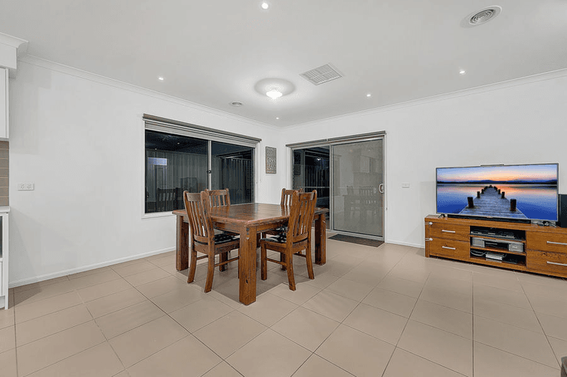 10 Weatherglass St, WALLAN, VIC 3756