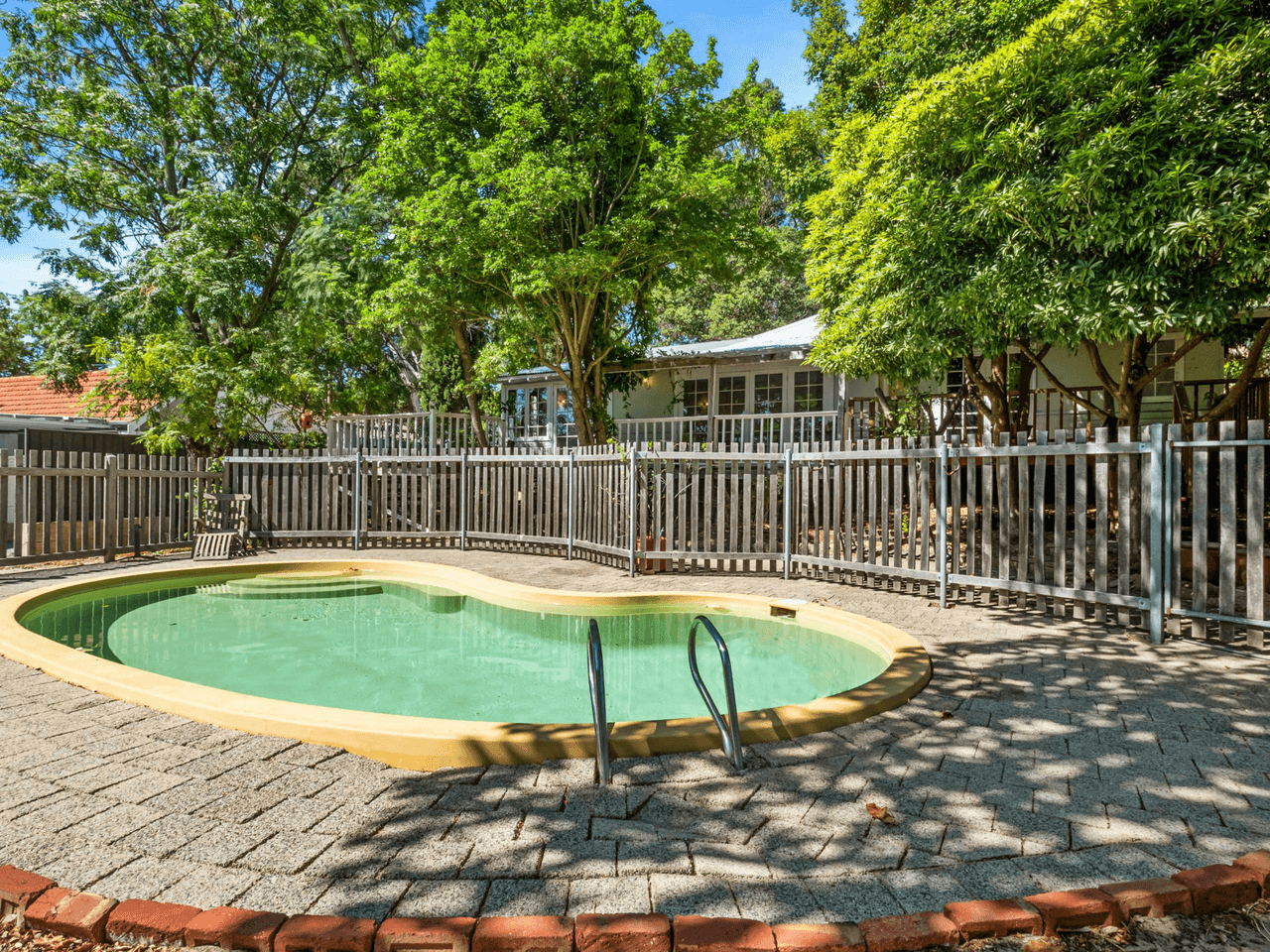 4 Bird Road, KALAMUNDA, WA 6076