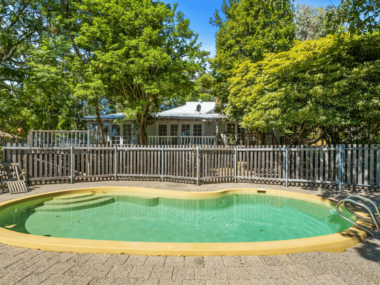 4 Bird Road, KALAMUNDA, WA 6076