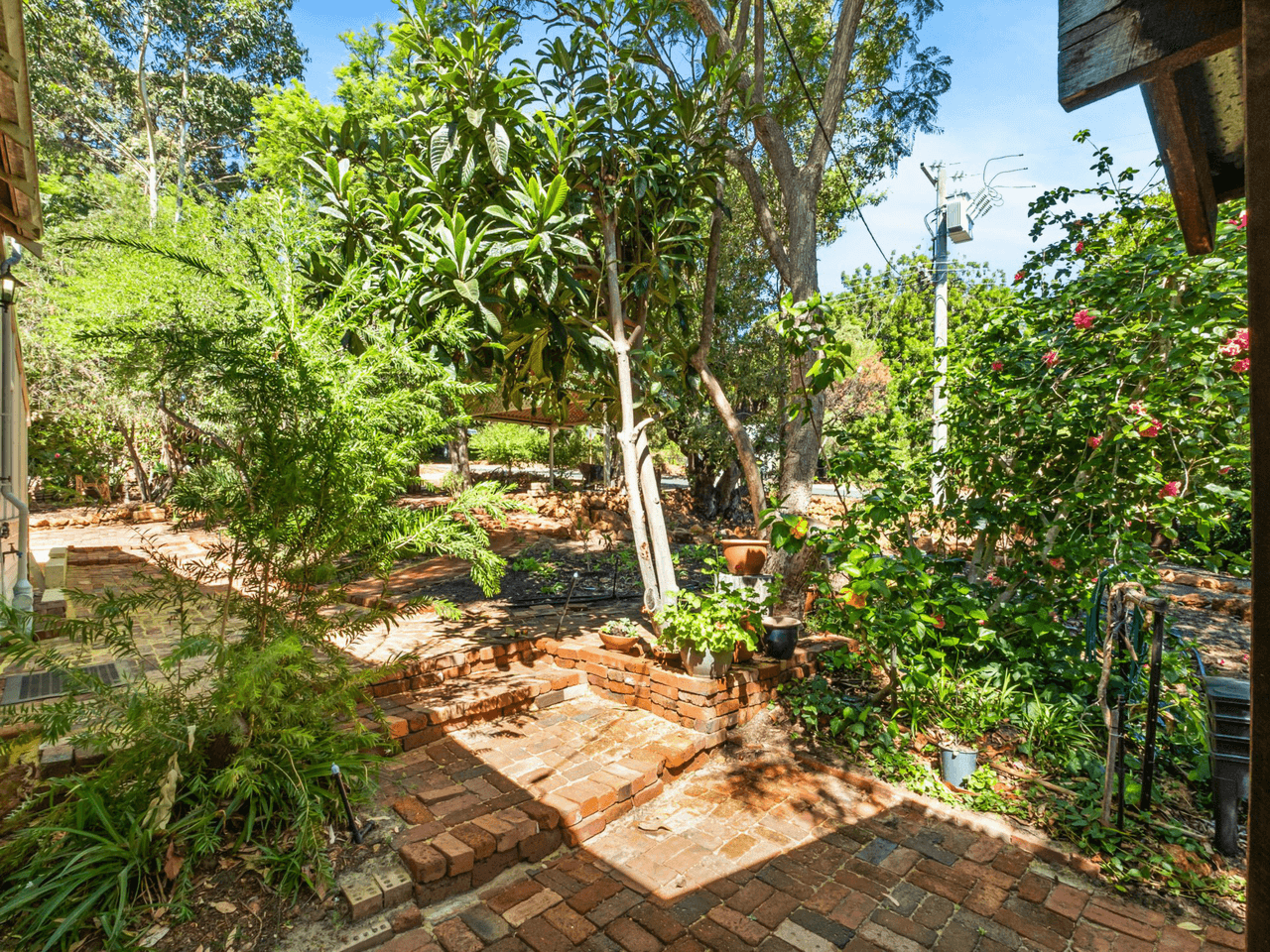 4 Bird Road, KALAMUNDA, WA 6076