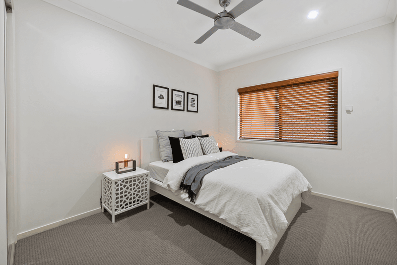 4/12-14 Georgina Street, WOODY POINT, QLD 4019