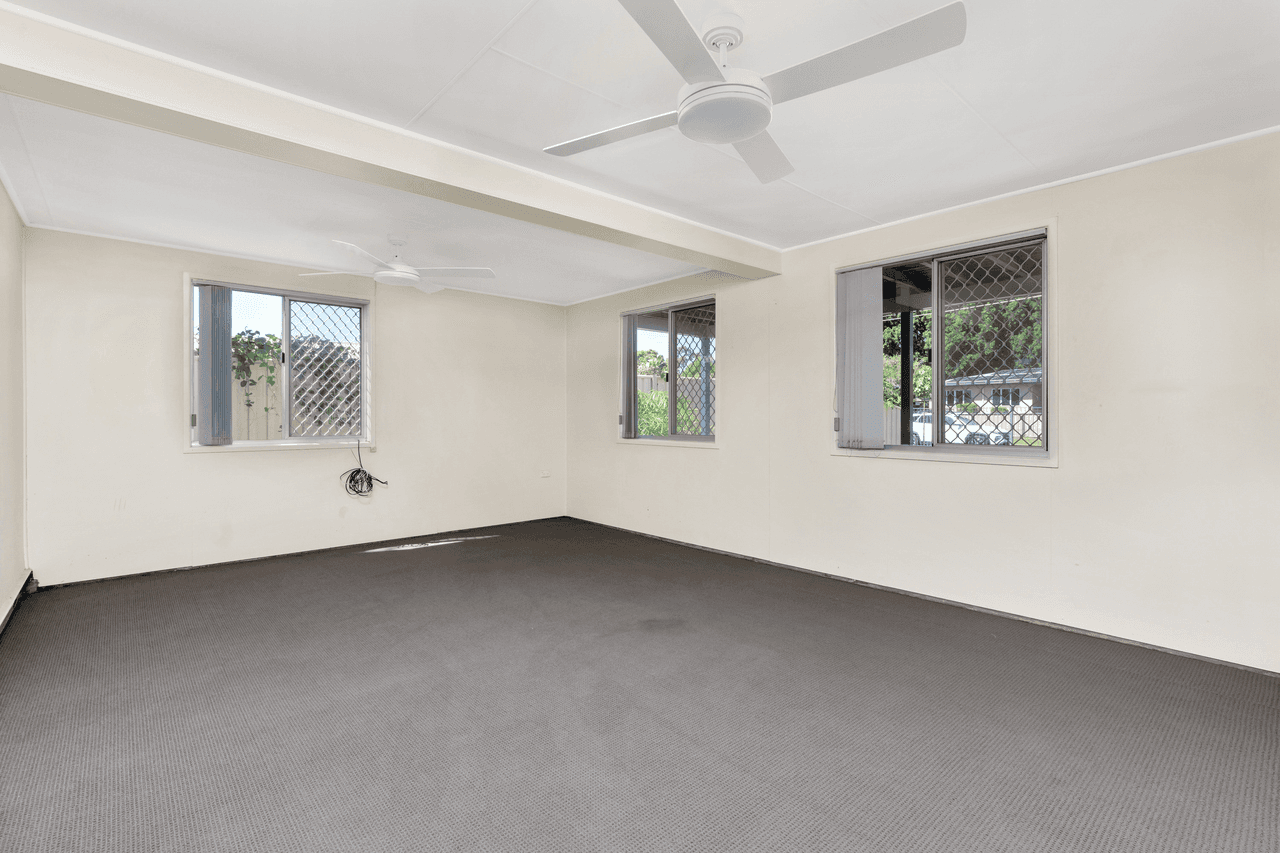 3 Dearden Place, EMERALD, QLD 4720