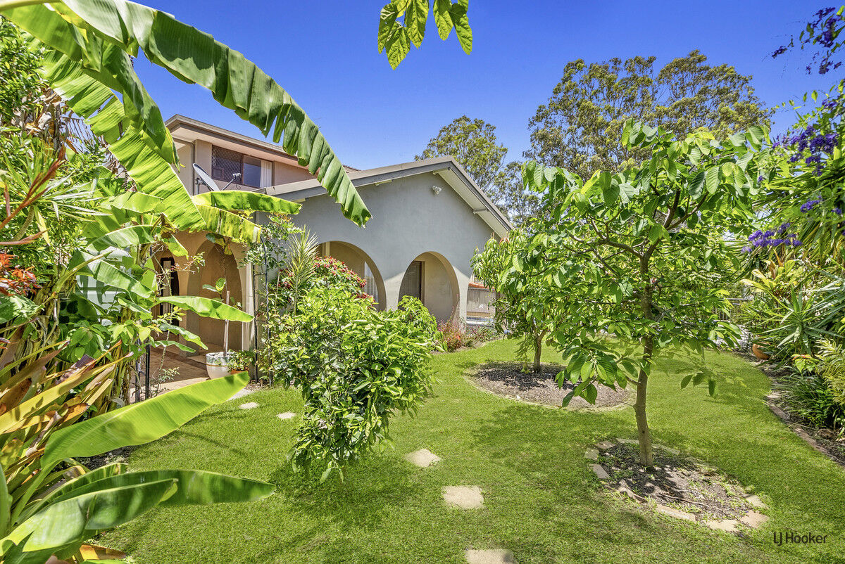 2 Kalamunda Close, Elanora, QLD 4221