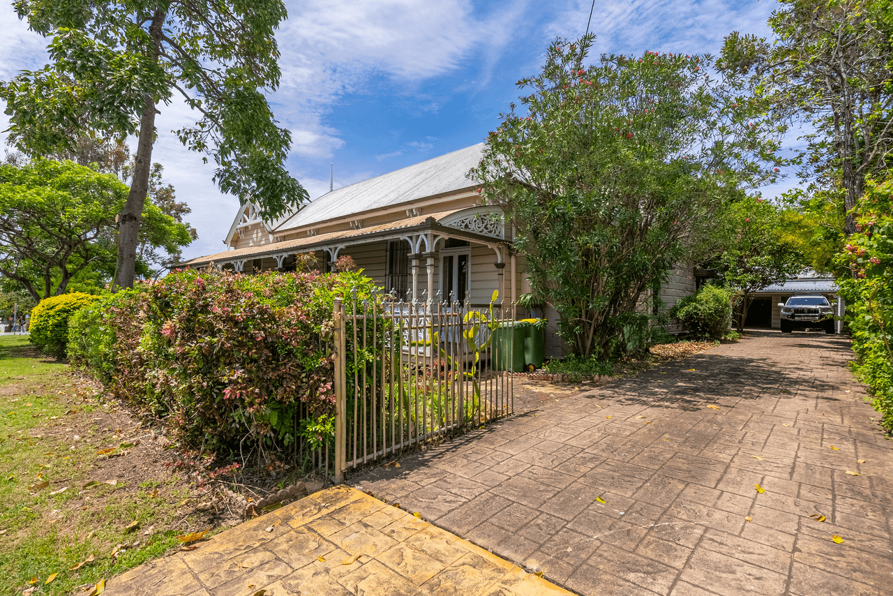 42 Thorn Street, IPSWICH, QLD 4305