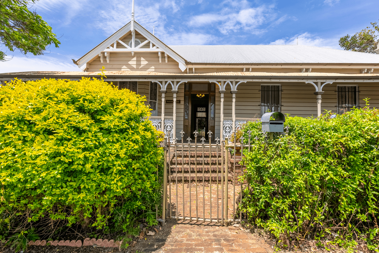 42 Thorn Street, IPSWICH, QLD 4305