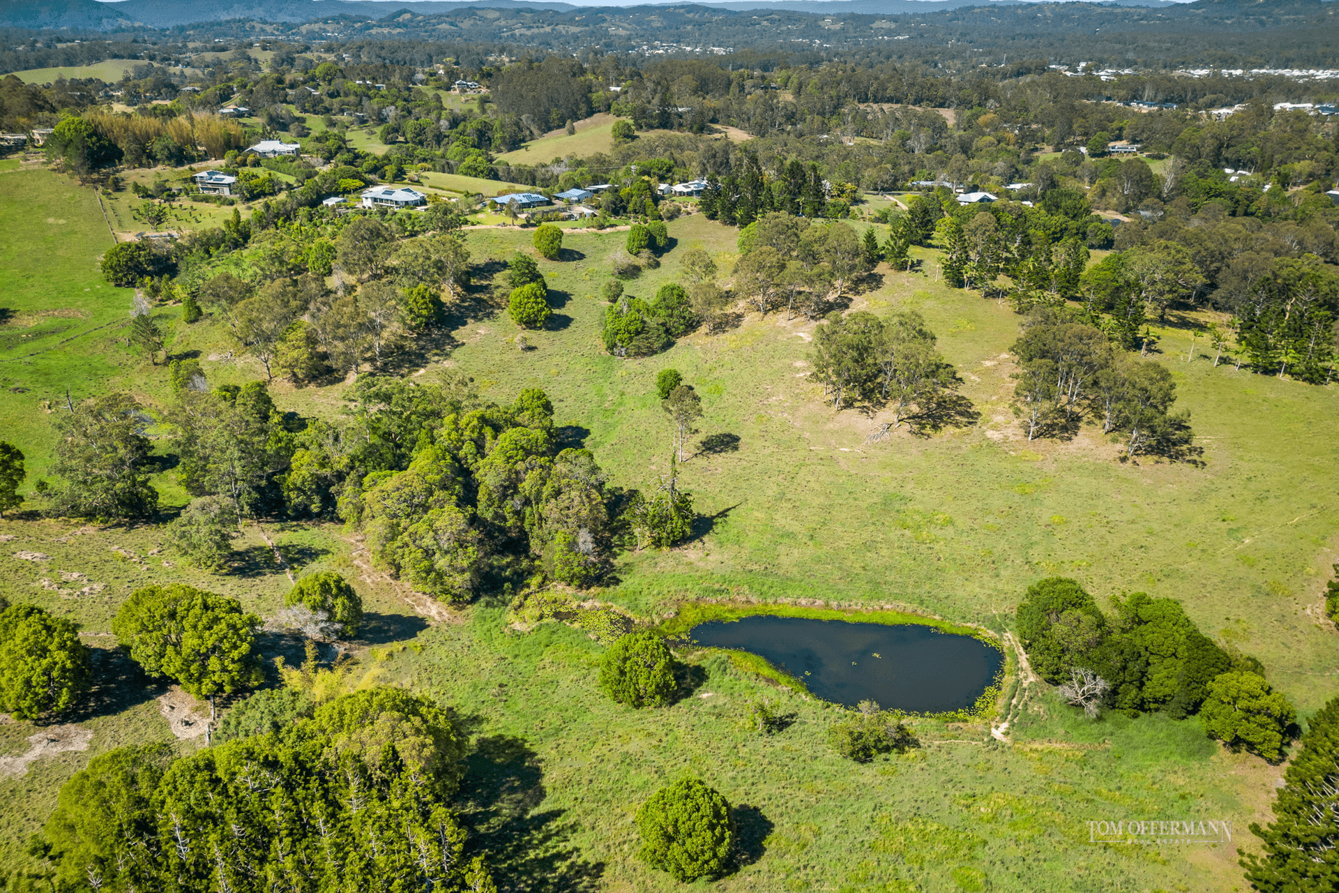 44 Hoy Road, Lake Macdonald, QLD 4563