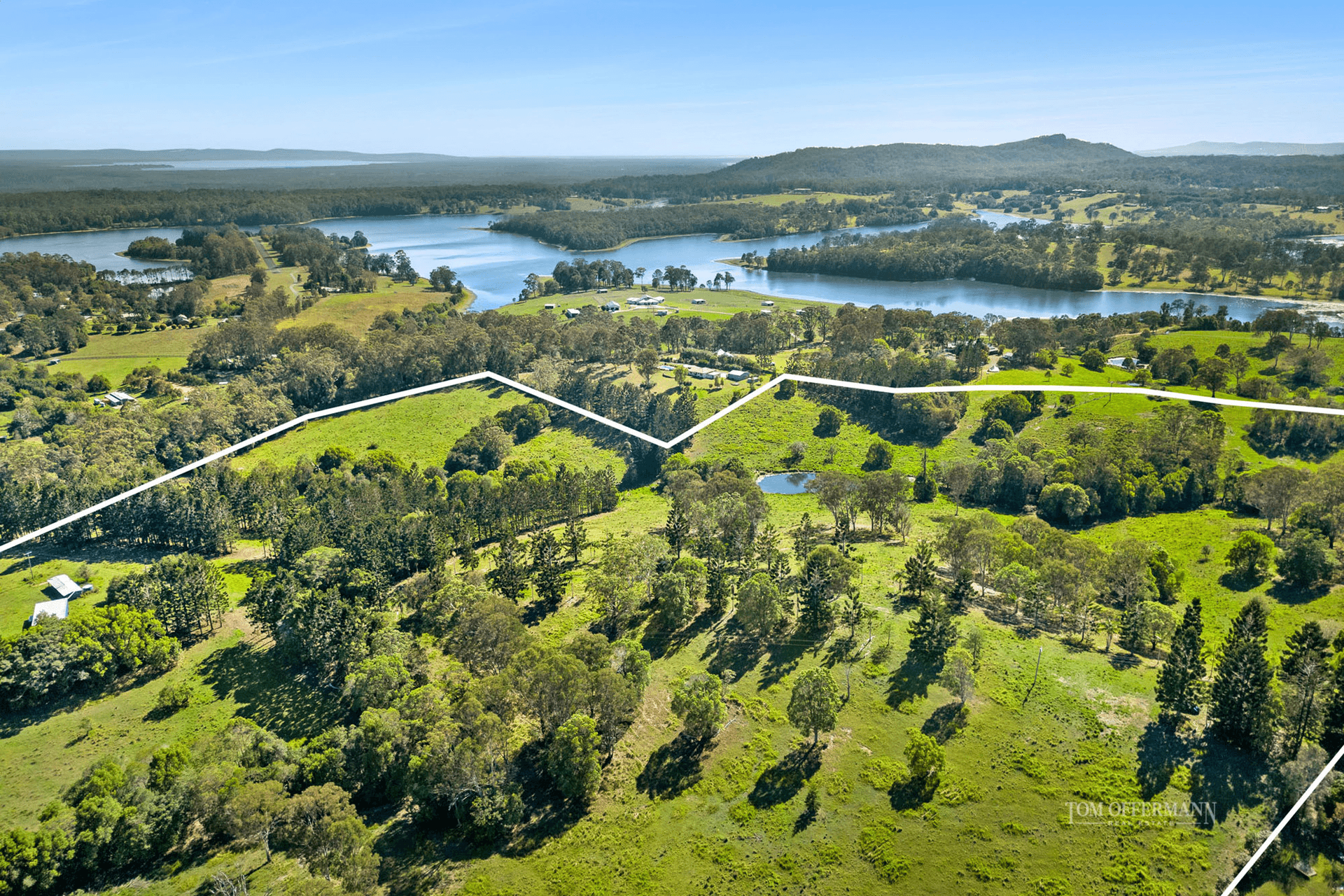 44 Hoy Road, Lake Macdonald, QLD 4563