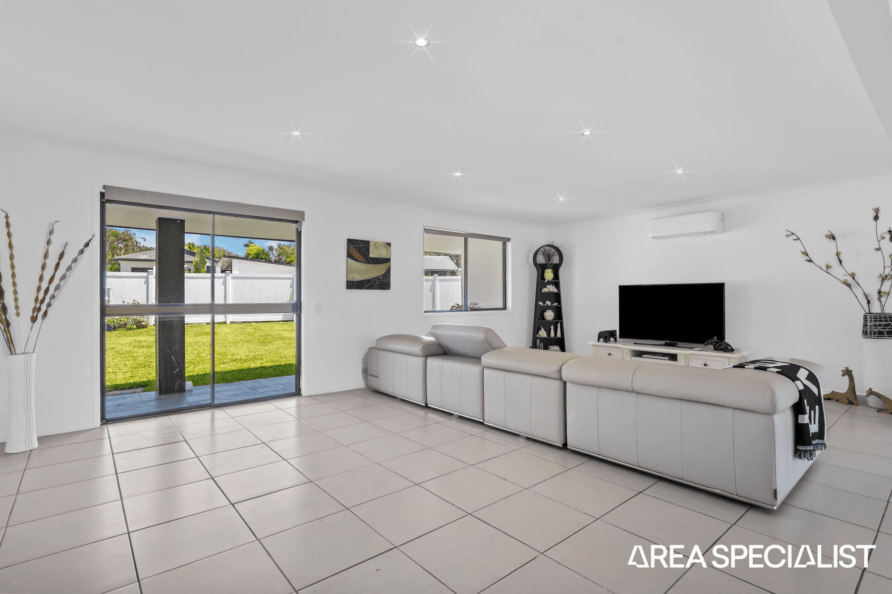 23 Parkes Drive, Helensvale, QLD 4212