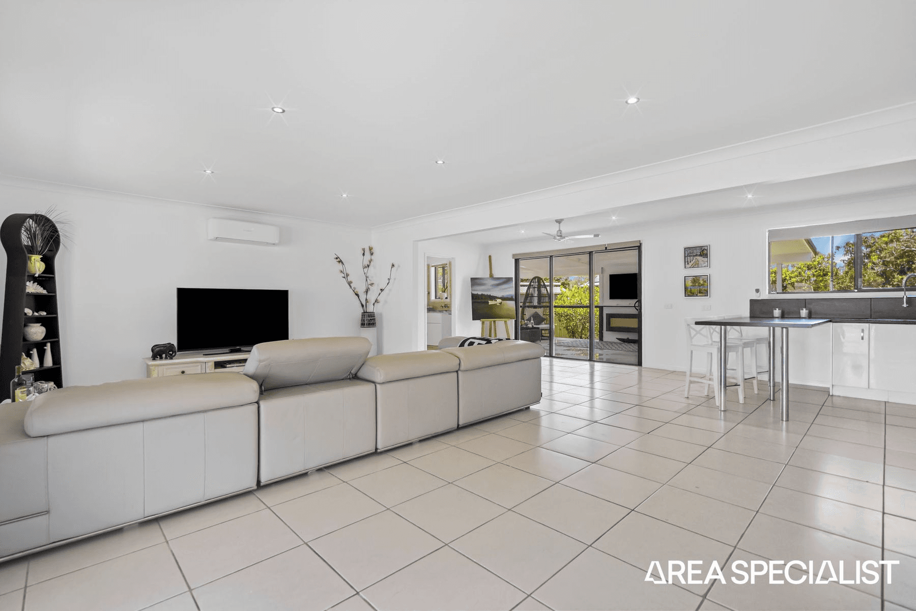 23 Parkes Drive, Helensvale, QLD 4212