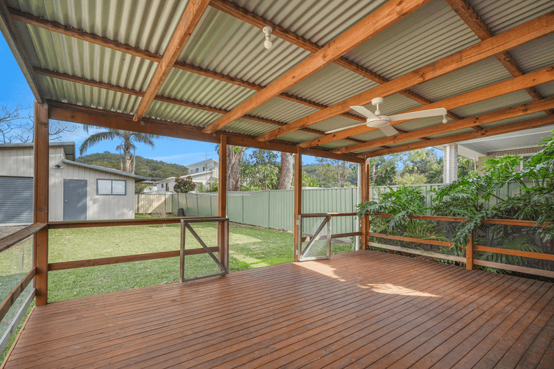 21 Boongala Avenue, EMPIRE BAY, NSW 2257