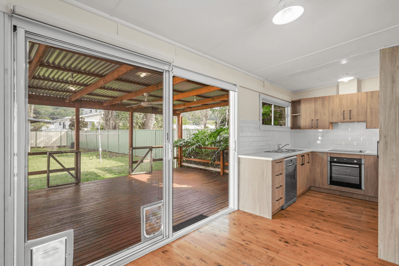 21 Boongala Avenue, EMPIRE BAY, NSW 2257