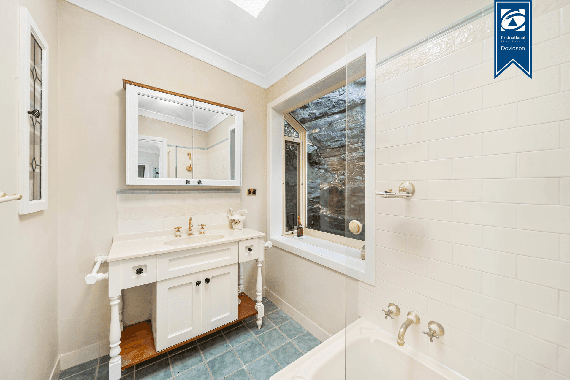 158 St George Crescent, Sandy Point, NSW 2172