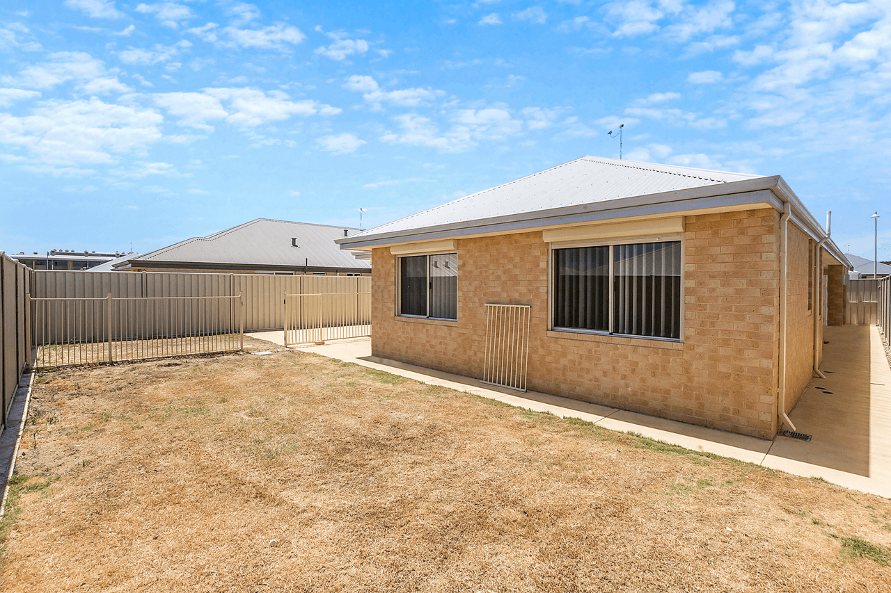 19 Cooralya Avenue, GOLDEN BAY, WA 6174