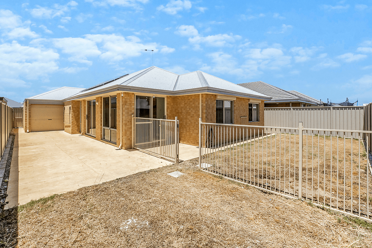 19 Cooralya Avenue, GOLDEN BAY, WA 6174