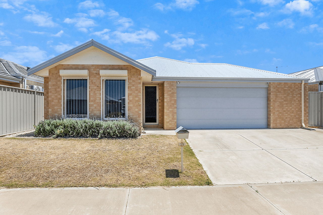 19 Cooralya Avenue, GOLDEN BAY, WA 6174