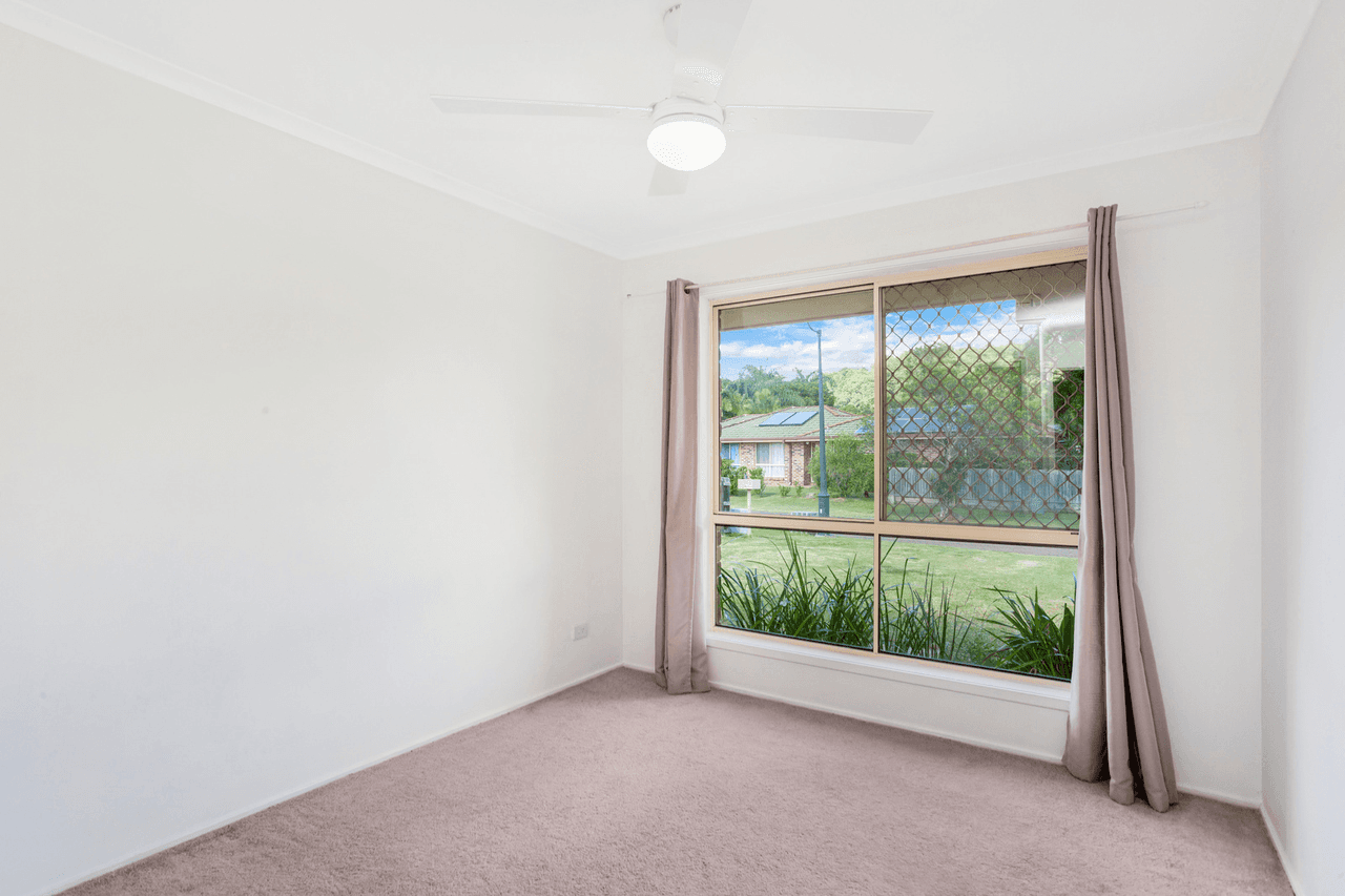 2/5 Carstens Court, CURRUMBIN WATERS, QLD 4223