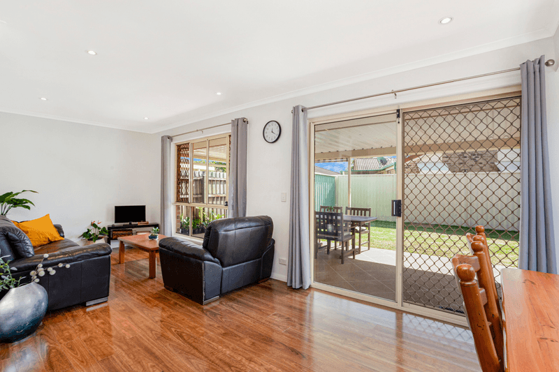 2/5 Carstens Court, CURRUMBIN WATERS, QLD 4223
