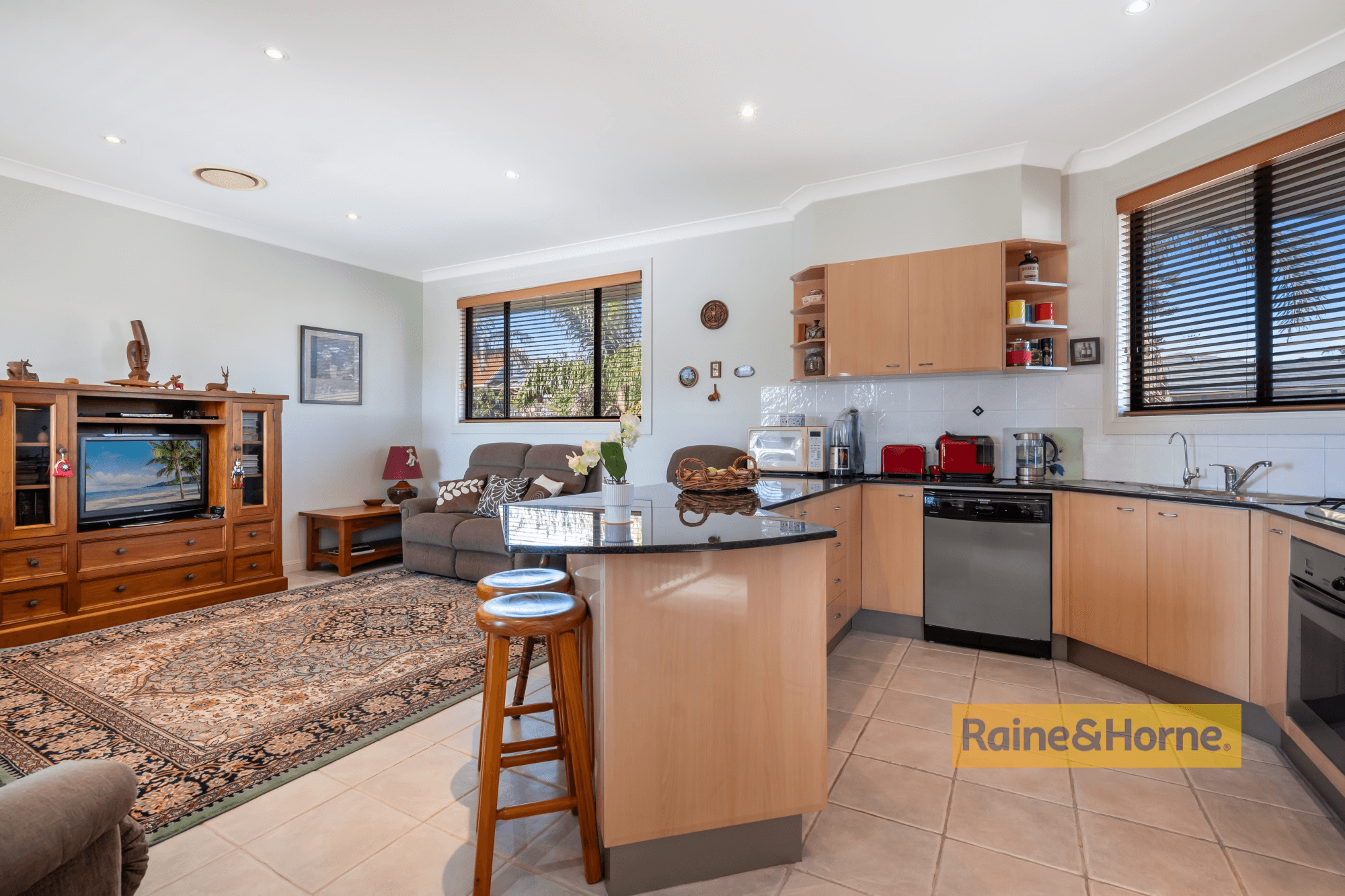 2/112 Broken Bay Road, ETTALONG BEACH, NSW 2257