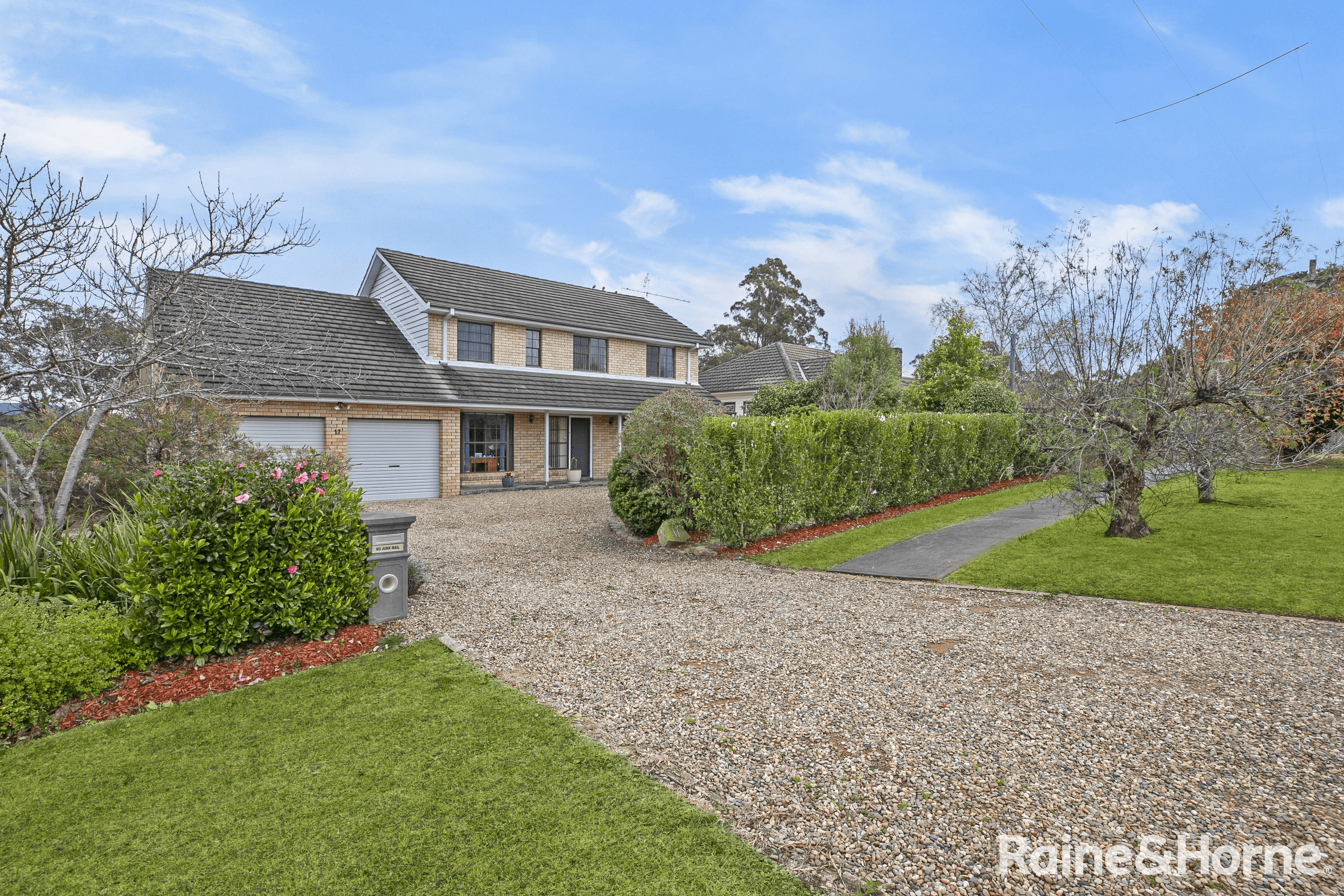 17 Oaklands Street, MITTAGONG, NSW 2575