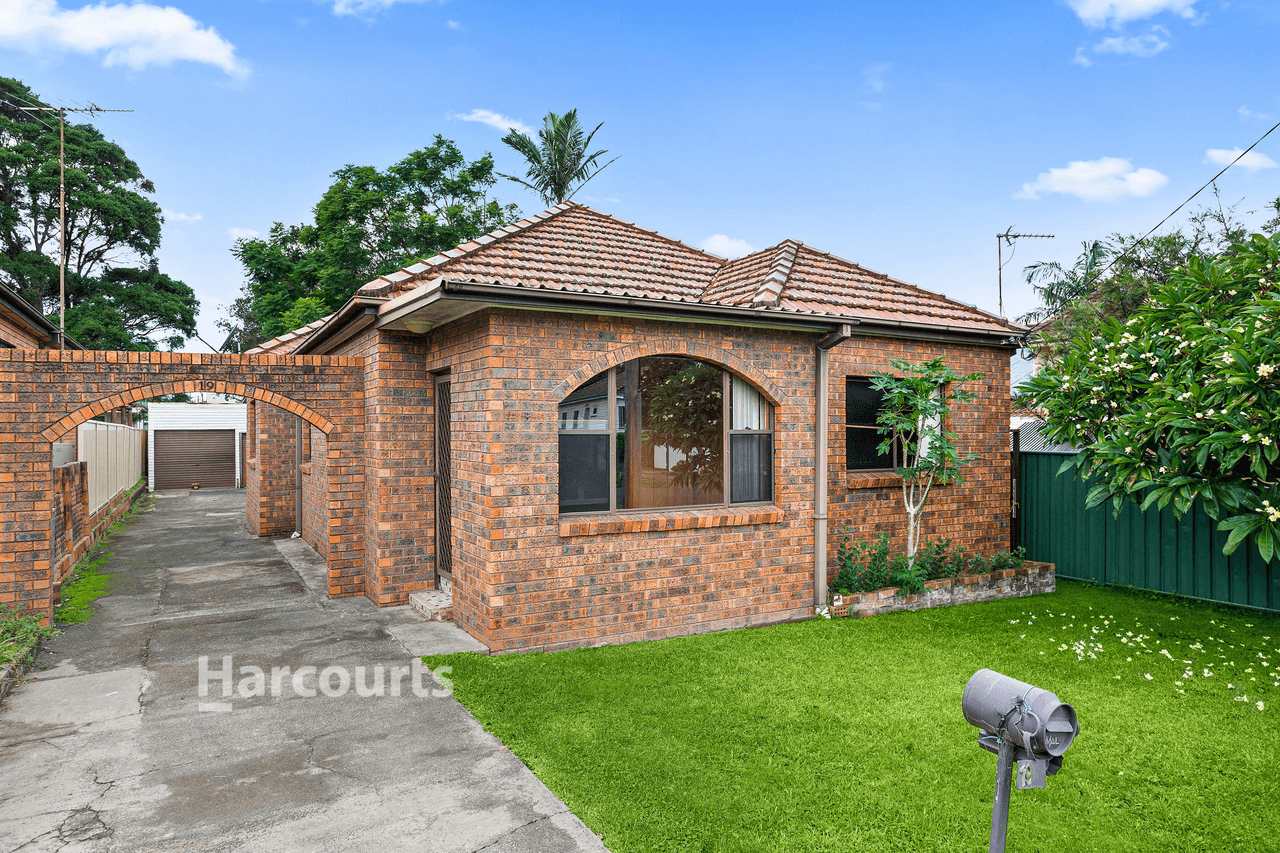 19 Grasmere Street, Mount Saint Thomas, NSW 2500