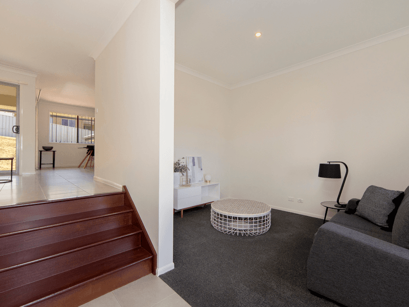 32 Blackwood Circuit, Cameron Park, NSW 2285