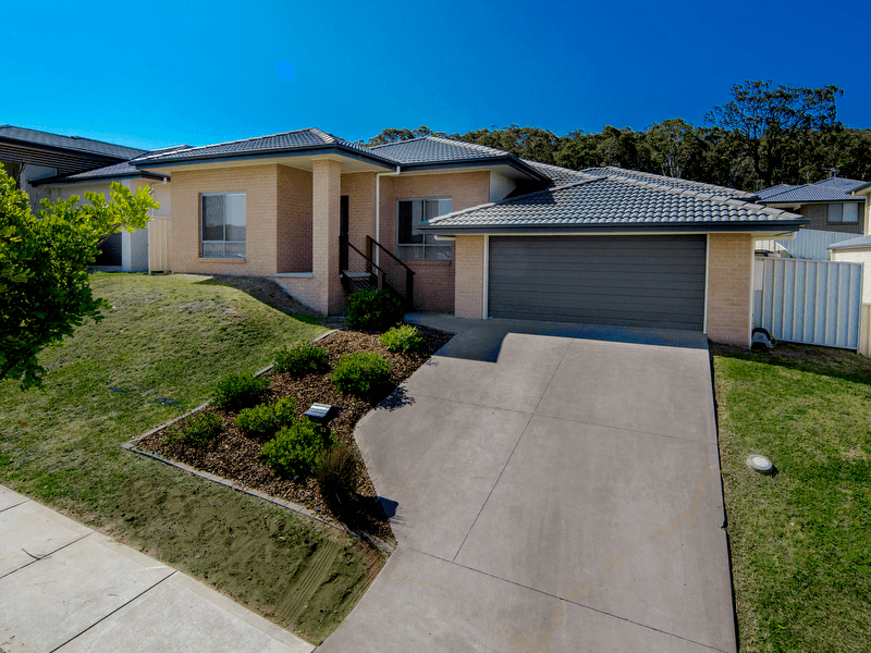 32 Blackwood Circuit, Cameron Park, NSW 2285