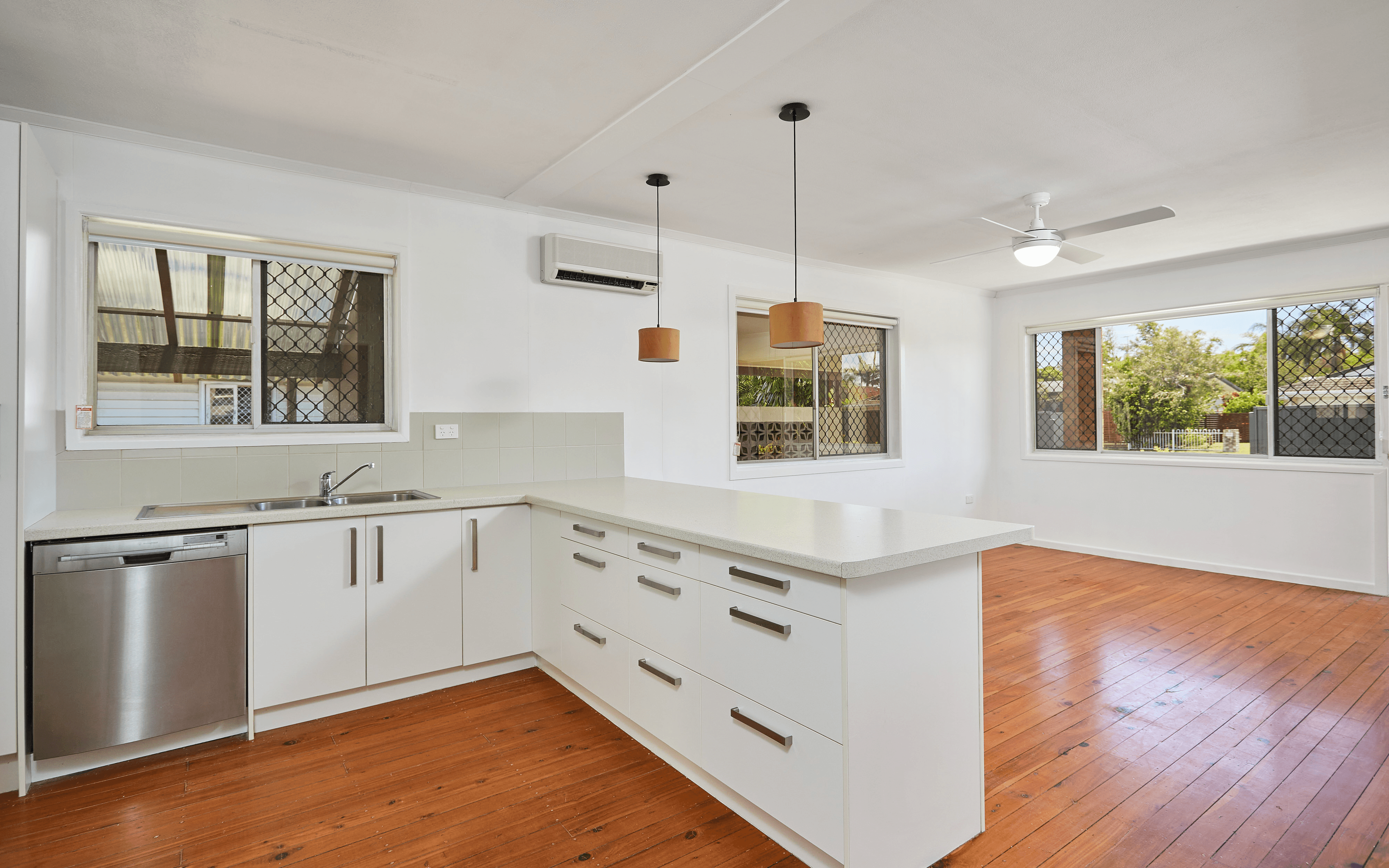 72 Stevens Street, SOUTHPORT, QLD 4215