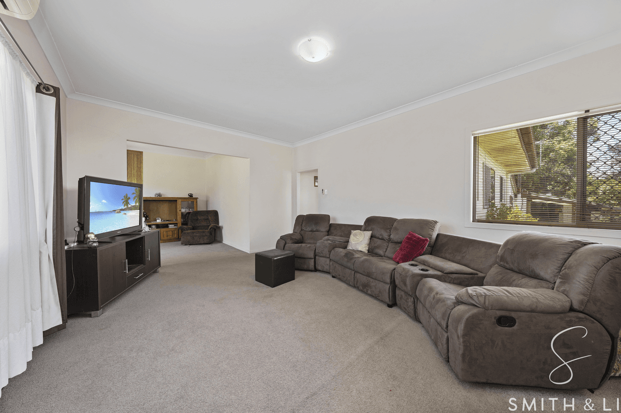 54 Leybourne Street, CHELMER, QLD 4068