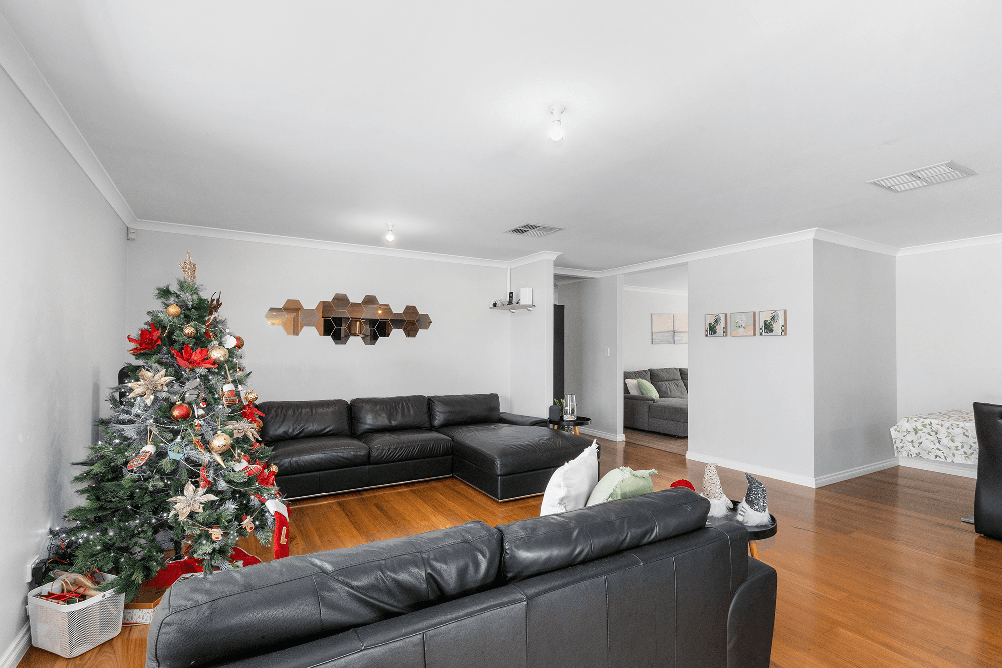 10 Bosbaan Place, CHAMPION LAKES, WA 6111