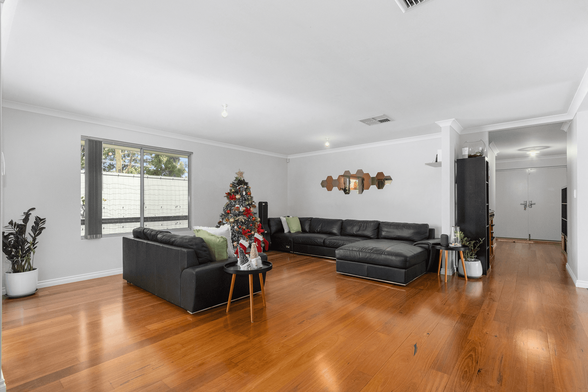 10 Bosbaan Place, CHAMPION LAKES, WA 6111